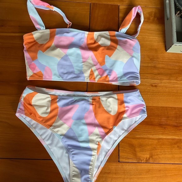 SHEIN Multicolored Large Swimsuit - Picture 3 of 6